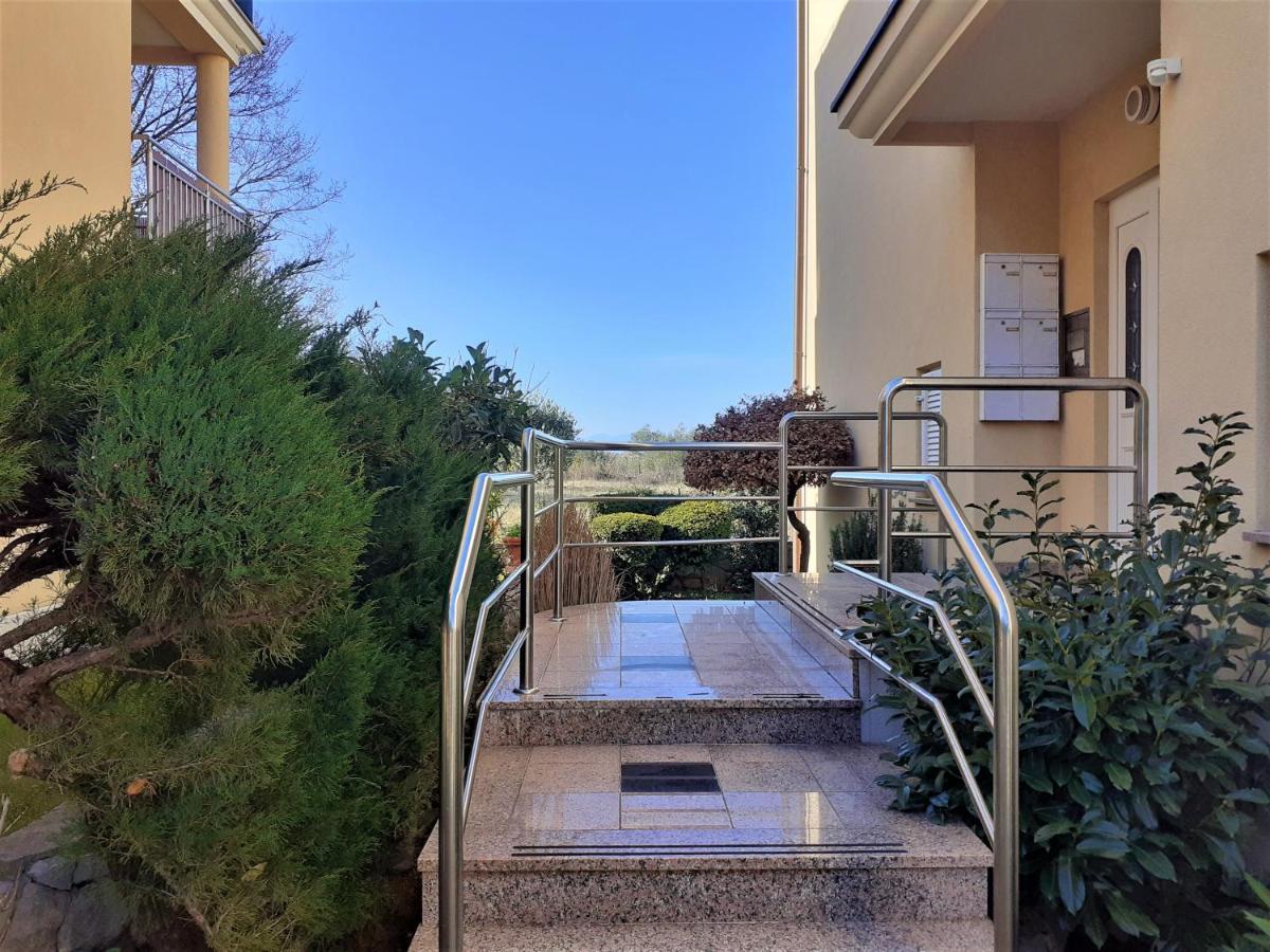 Apartment Camellia ヴァンタシチ エクステリア 写真